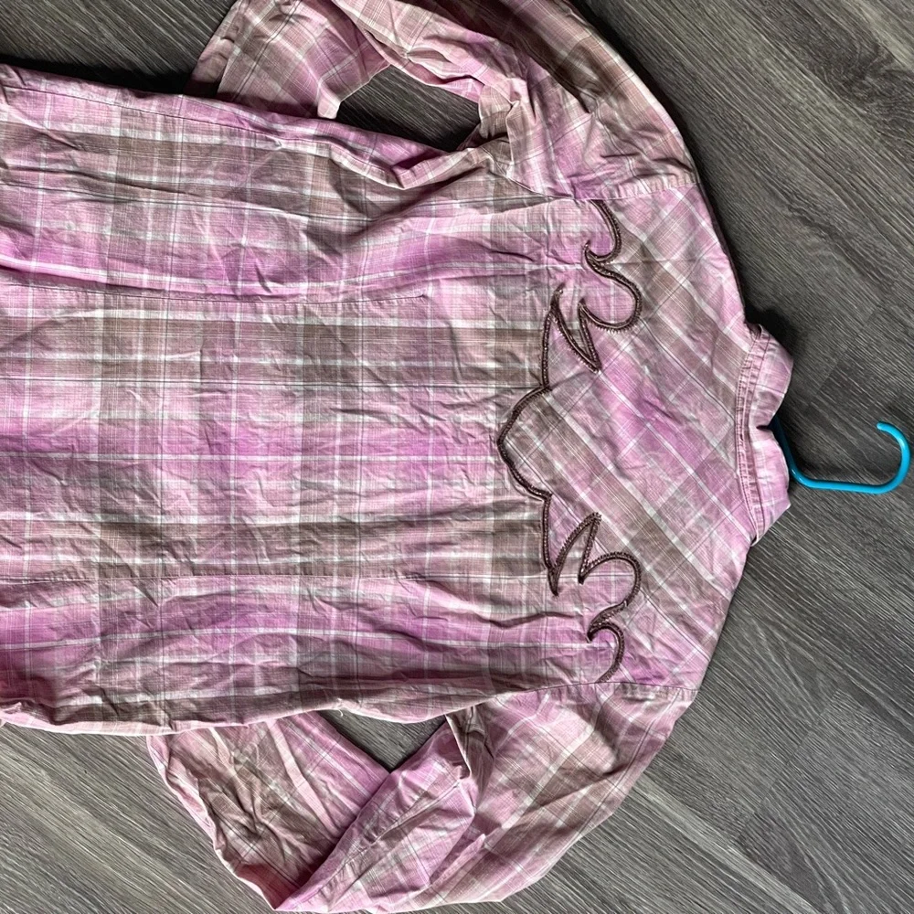 Bundle of two women’s pink western button-up shirts sz medium Cruel Girl & Roper - Picture 13 of 16